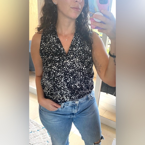 Vince Camuto Black and White Sleeveless Women's Top - Picture 2 of 7